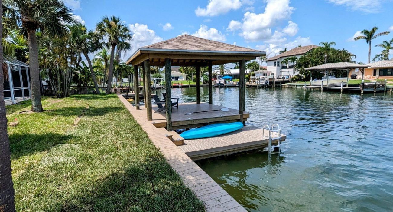 Skinny seawall and deck Skinny seawall and deck